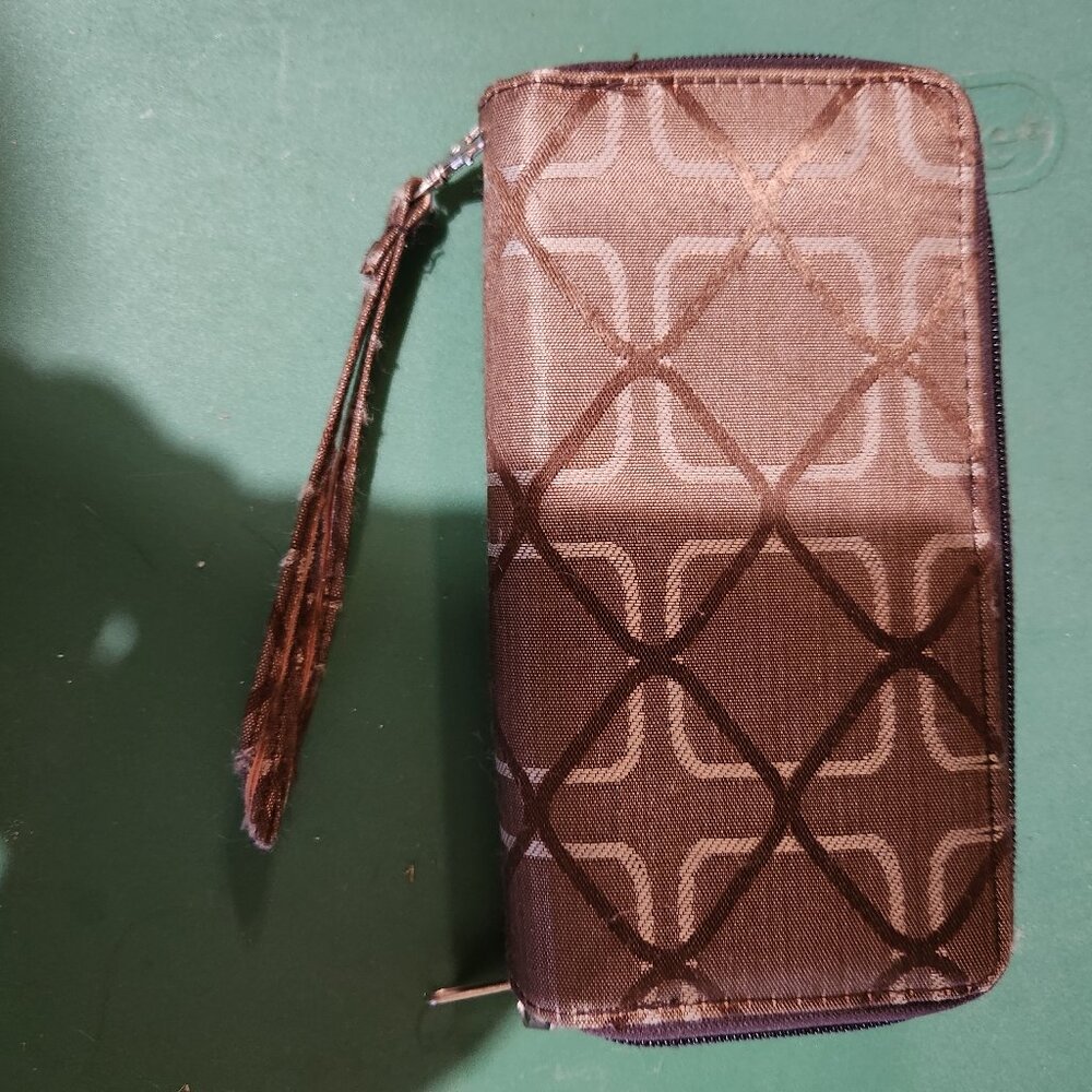 GUC Unbranded Wristlet/Wallet